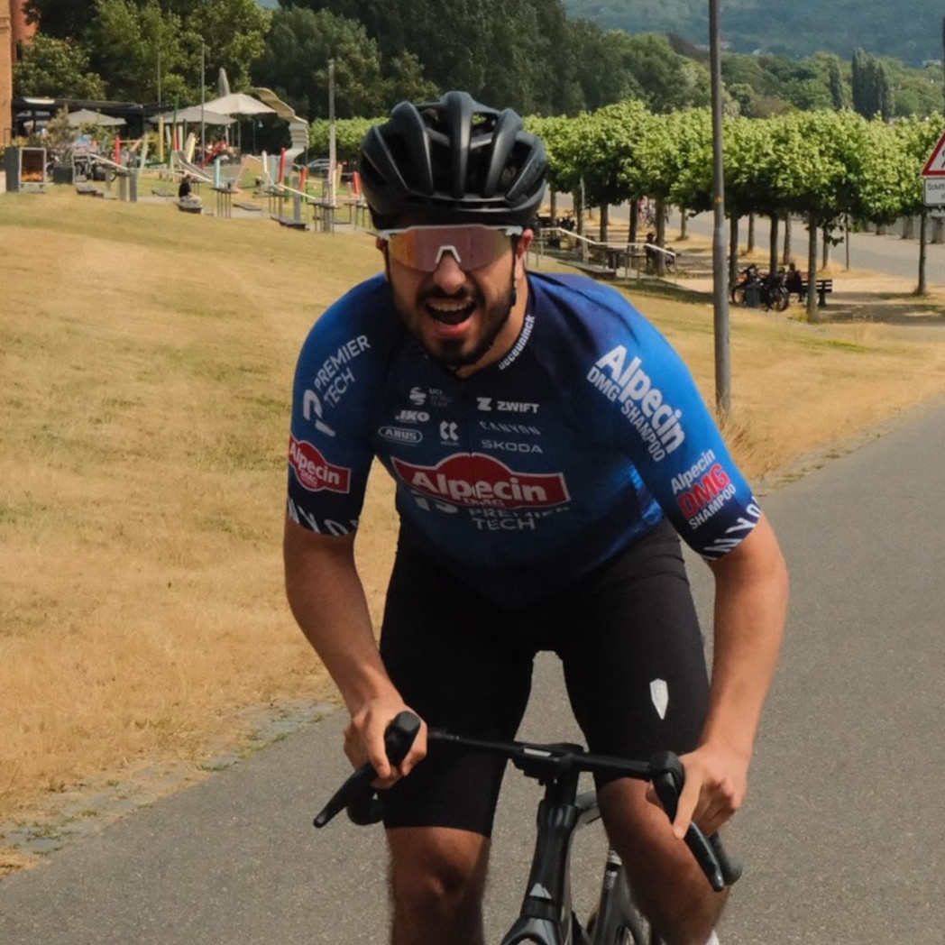 Savio beim Radfahren